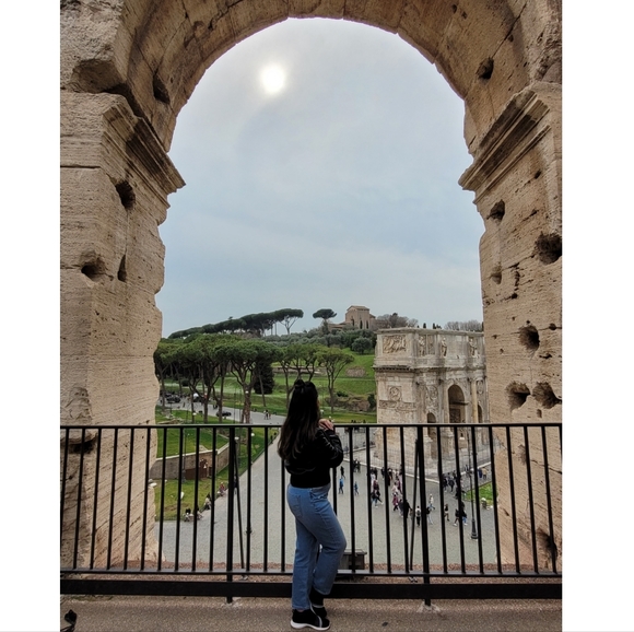 Meet your Posher, Fatima - Picture 1 of 1